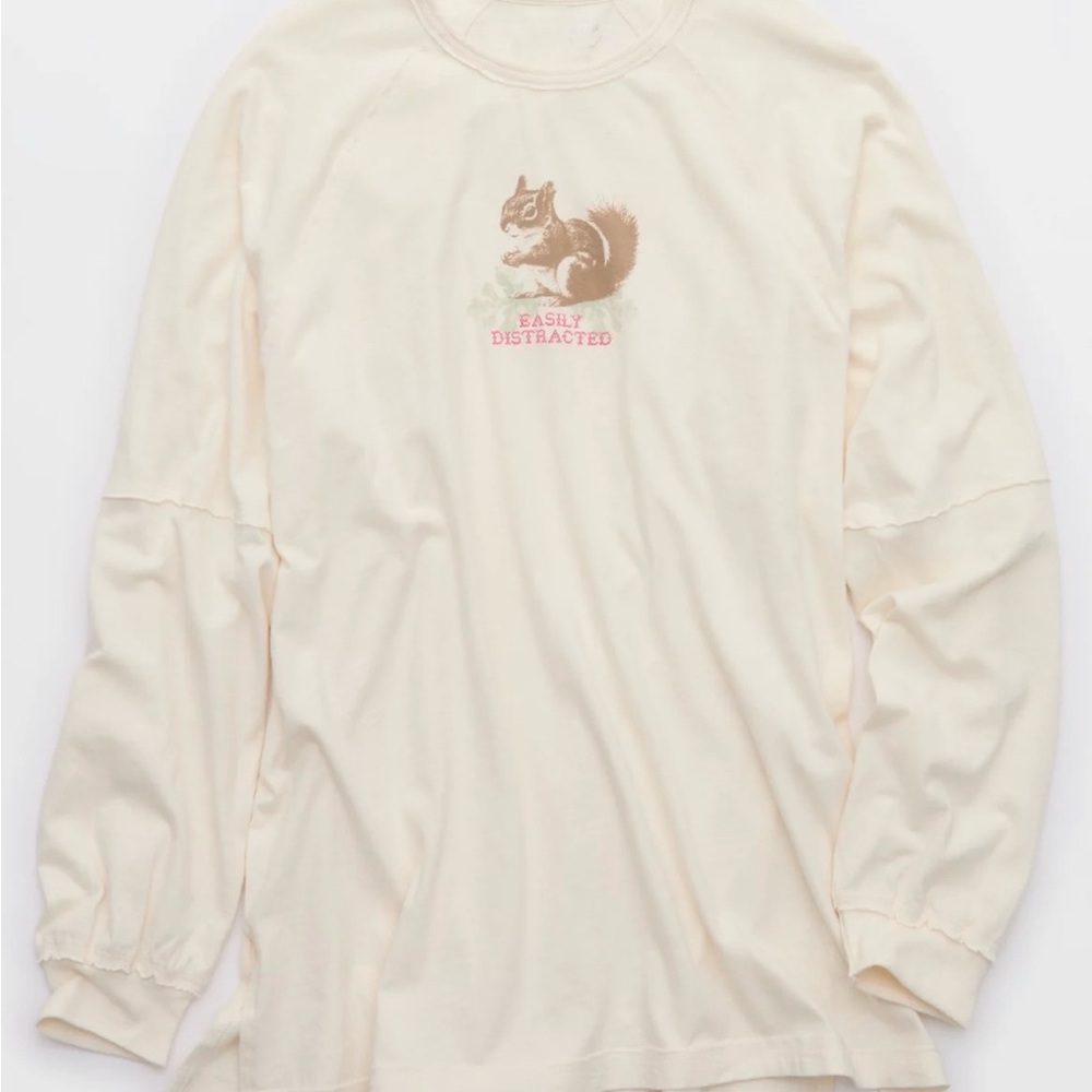 Squirrel “Easily Distracted” Cream light weight crew long sleeve — NWT
